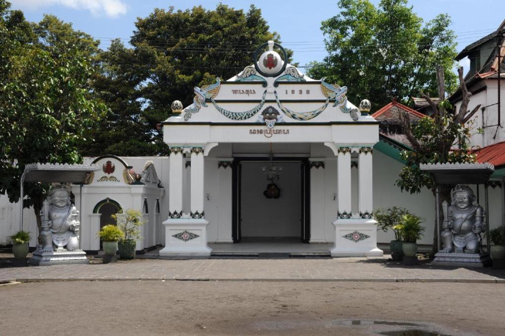 Wakeup Homestay Jogjakarta Buitenkant foto